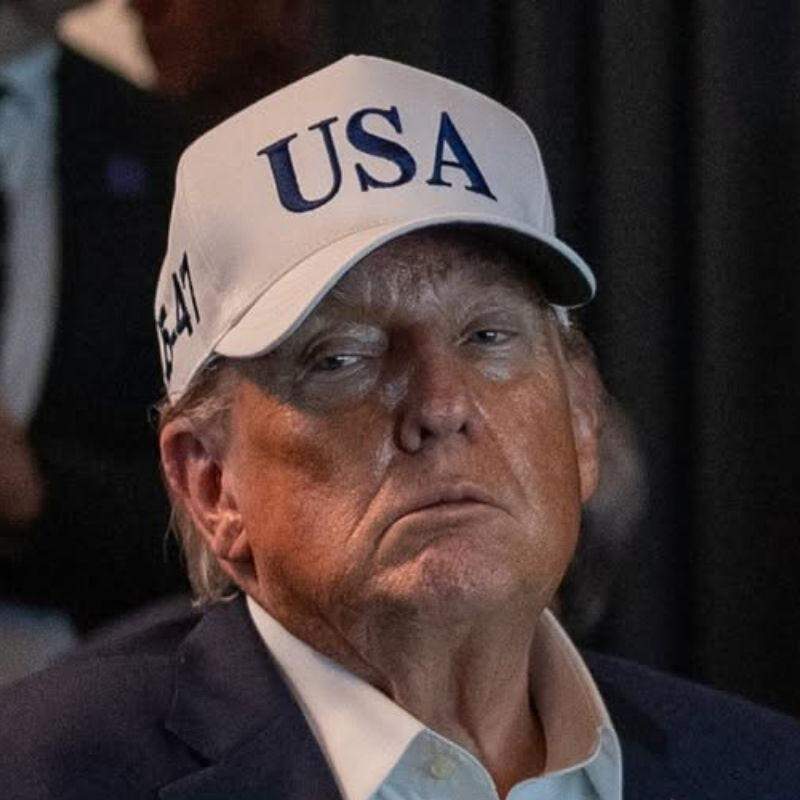 Atirador enviou mensagens à família pouco antes do ataque em jantar com a presença de Donald Trump, dizem investigadores