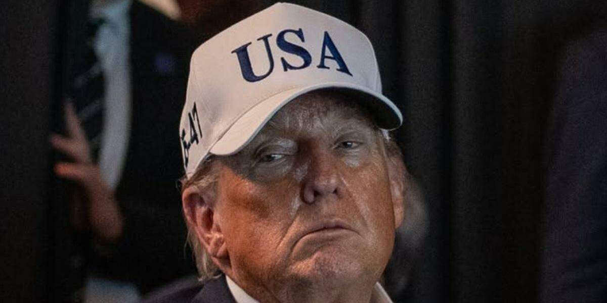 Atirador enviou mensagens à família pouco antes do ataque em jantar com a presença de Donald Trump, dizem investigadores