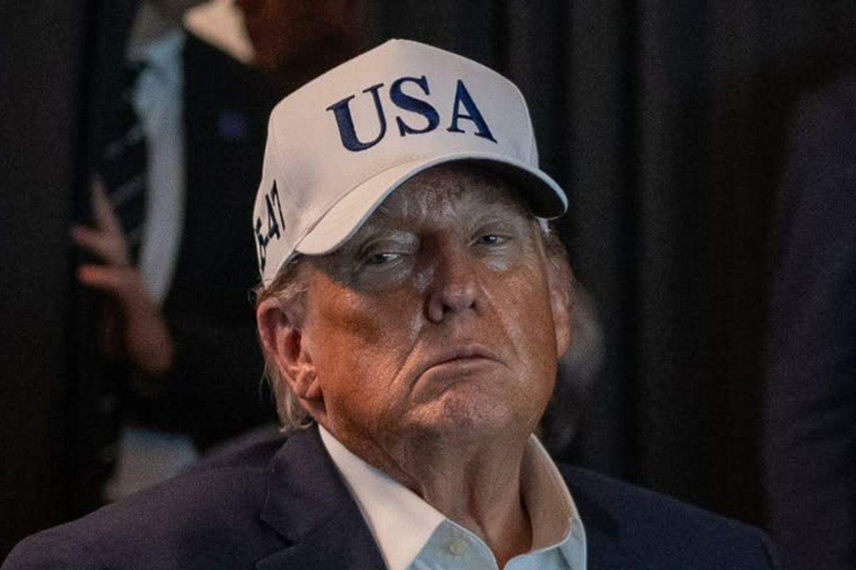 Atirador enviou mensagens à família pouco antes do ataque em jantar com a presença de Donald Trump, dizem investigadores