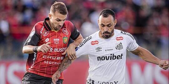 O Santos, de Moisés, perdeu na estreia da Copa Sul-Americana e é o lanterna do Grupo D