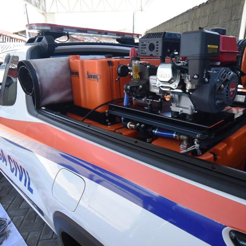 Entre os materiais, tanques de água para instalação em picapes