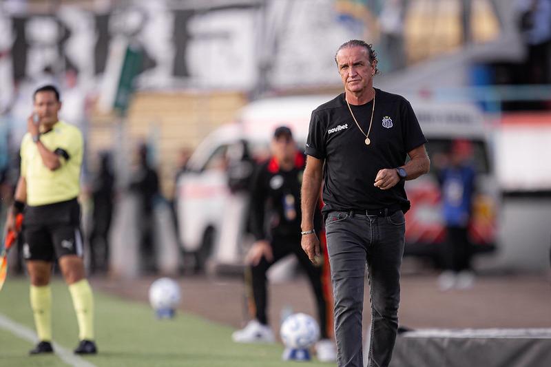 O técnico Cuca lamentou a derrota do Santos, num jogo que ele disse que "era impossível de perder"