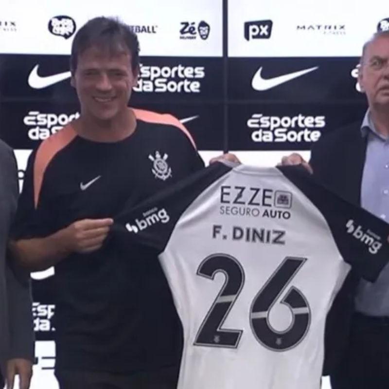 Diniz observa o que corrigir no Corinthians em estreia na Libertadores contra o Platense