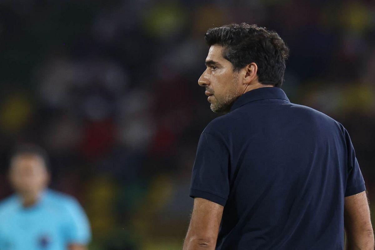 Abel lamenta empate do Palmeiras com Junior e alfineta Conmebol após pênalti com auxílio do VAR