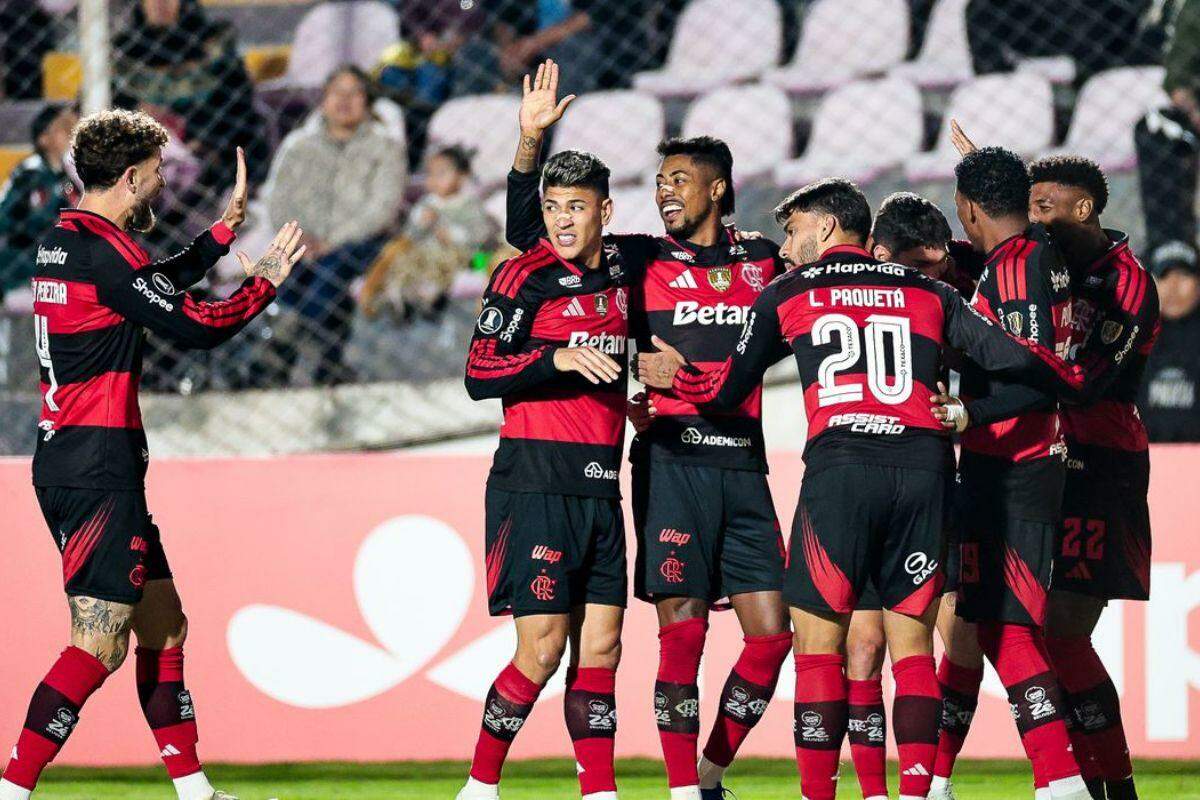 O clássico também traz lembranças recentes entre os rivais. Em janeiro deste ano, pelo Campeonato Carioca, o Flamengo venceu por 1 a 0, com gol de Jorge Carrascal, em partida que ainda tinha Filipe Luís no comando rubro-negro e Fernando Diniz à frente do Vasco