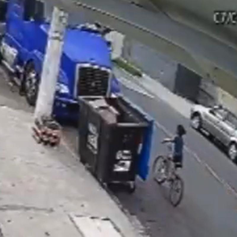 Imagem flagrou o momento do acidente