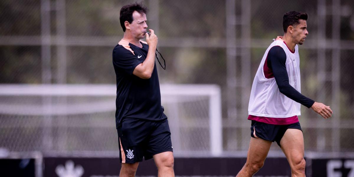 Diniz exalta entrega dos jogadores do Corinthians em vitória na estreia pela Libertadores