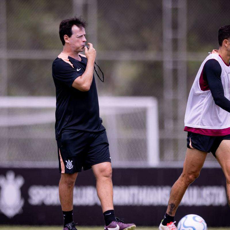 Diniz elogia postura do Corinthians em sequência invicta: 'É um time que tem muita fome'