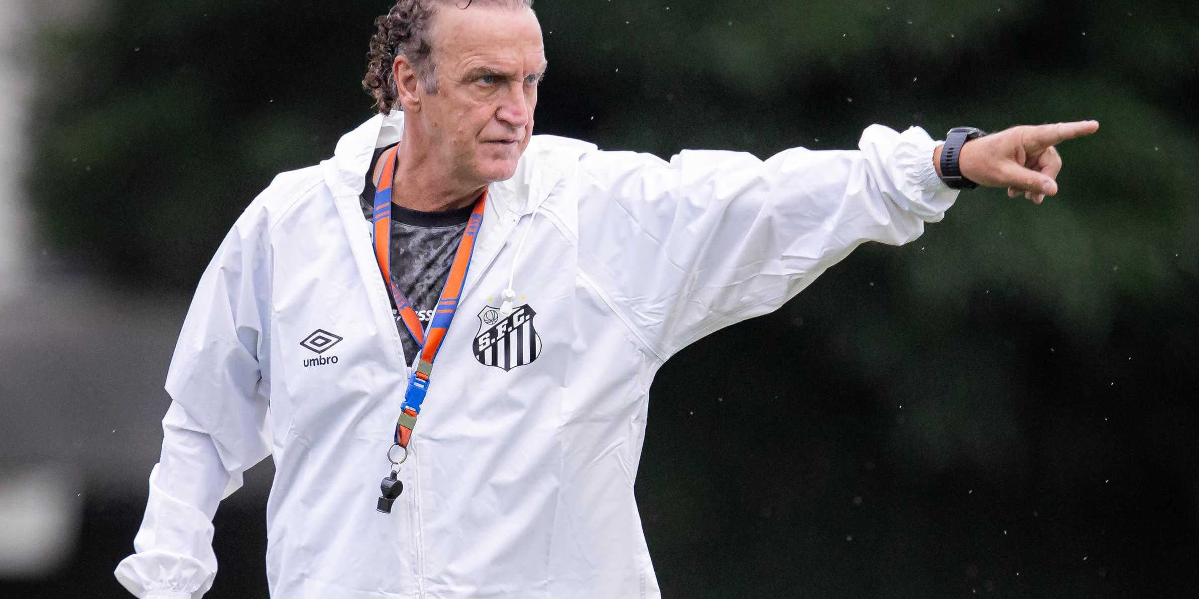 Em quatro jogos na volta ao Peixe, Cuca venceu só uma partida, além de ter um empate e duas derrotas