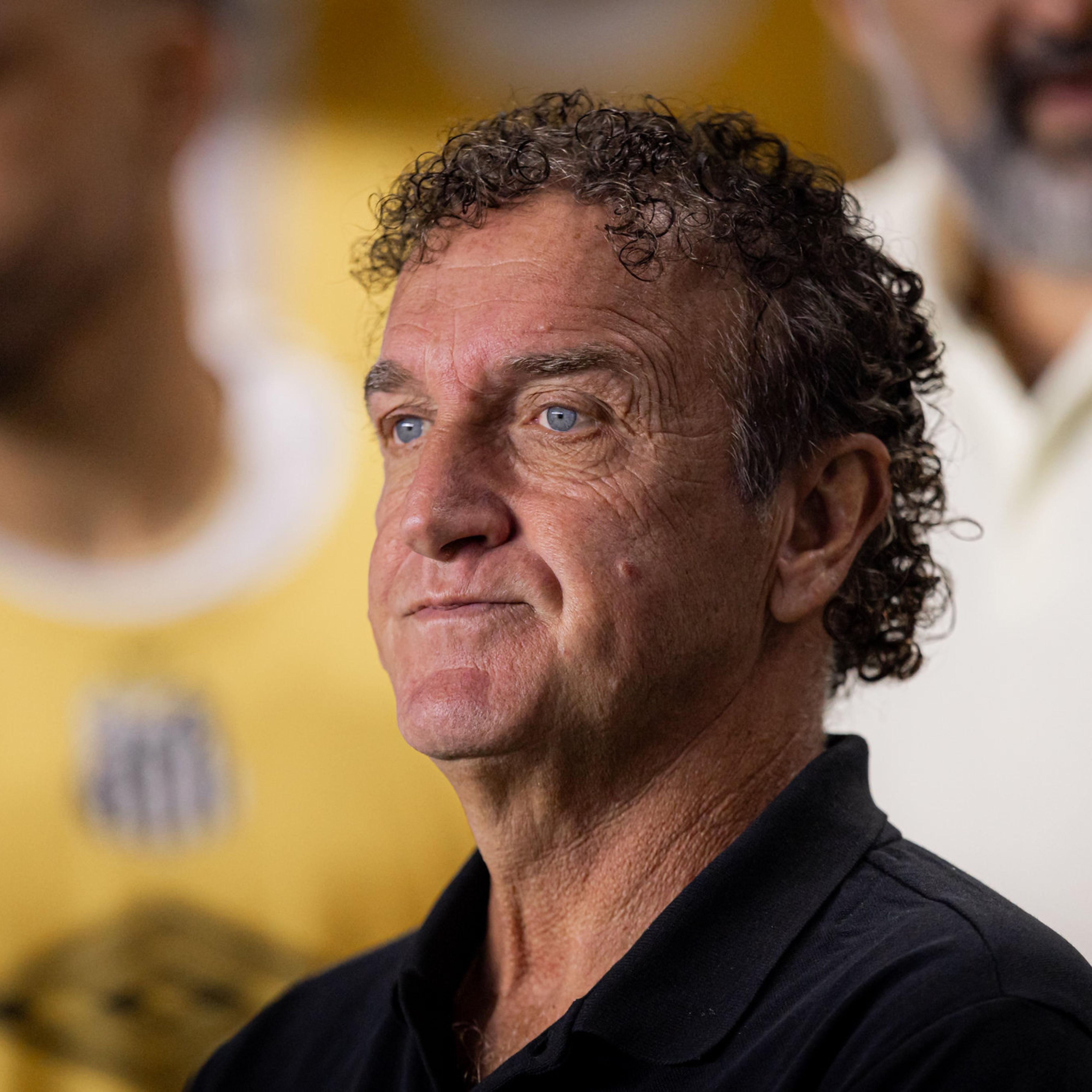 A chegada de Cuca renovou a esperança dos torcedores, mas o Santos ainda se vê em situação delicada