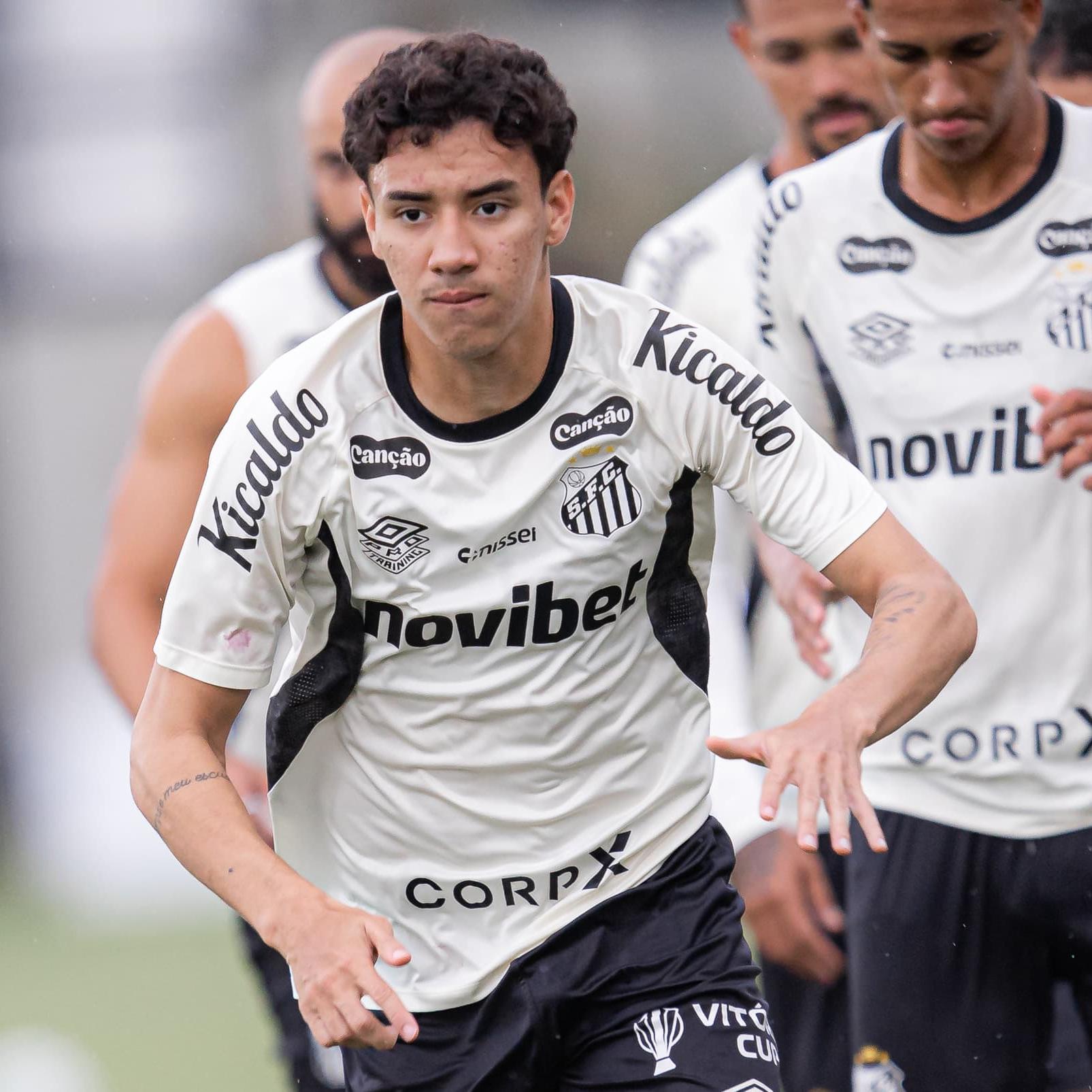 Gabriel Bontempo tem sido um dos destaques do Peixe, apesar da má fase da equipe
