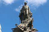 Monumento na Praça Independência, no Gonzaga, alude aos Andradas