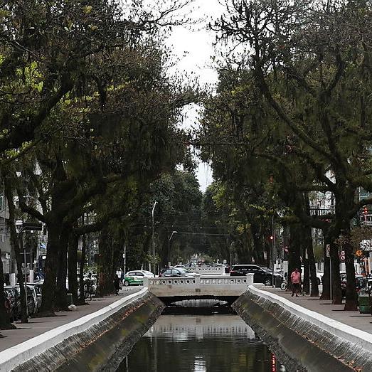 O prefeito salienta que a ideia é revisitar o projeto dos canais, do engenheiro Saturnino de Brito