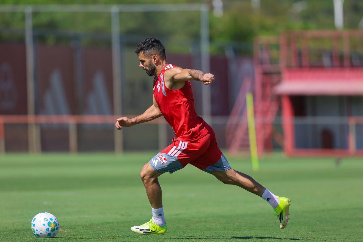 Internacional e Grêmio fazem clássico tenso em busca de reação no Brasileirão