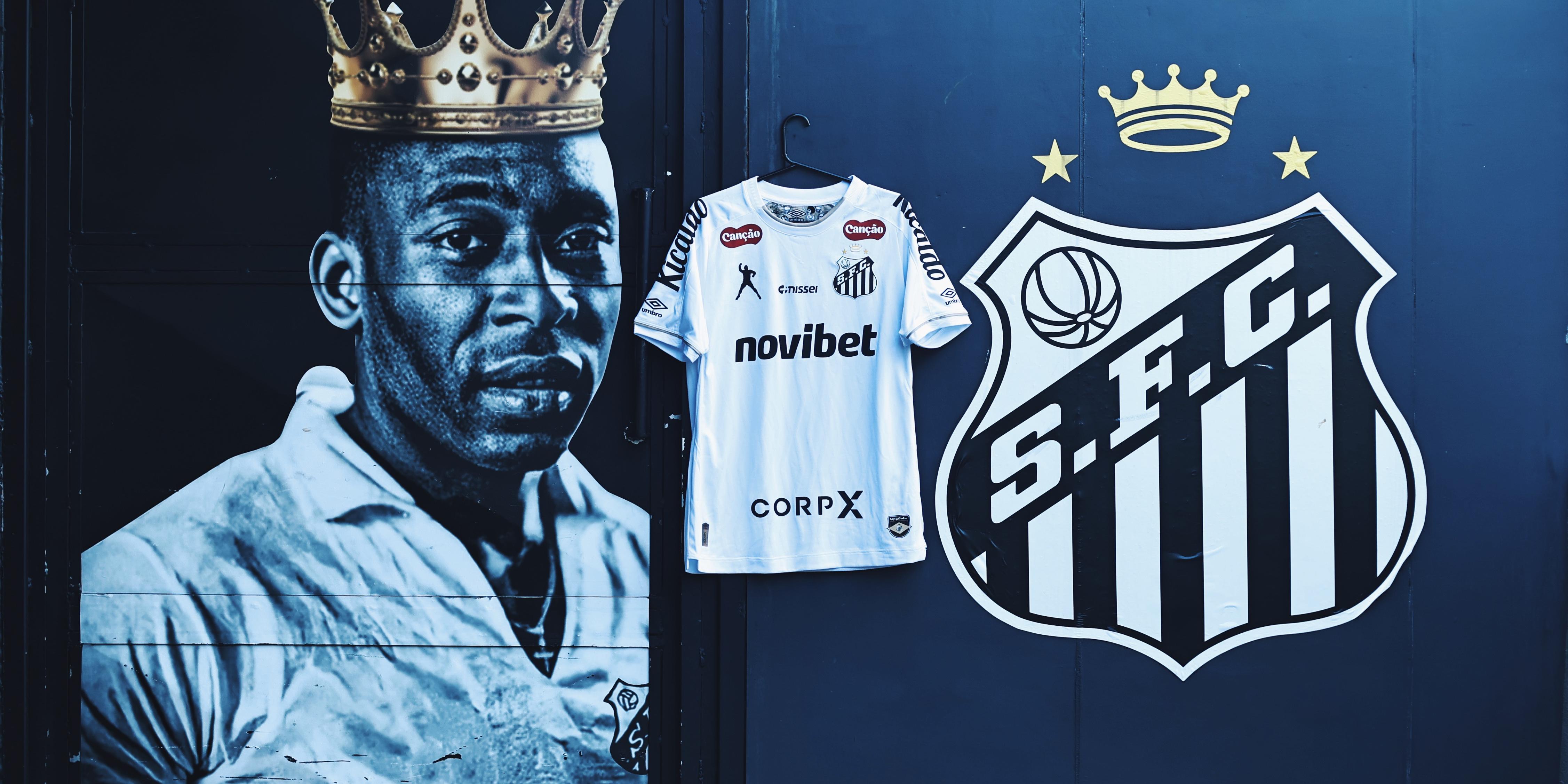Ícone da lendária comemoração de Pelé estará presente no uniforme do Santos diante do Atlético-MG