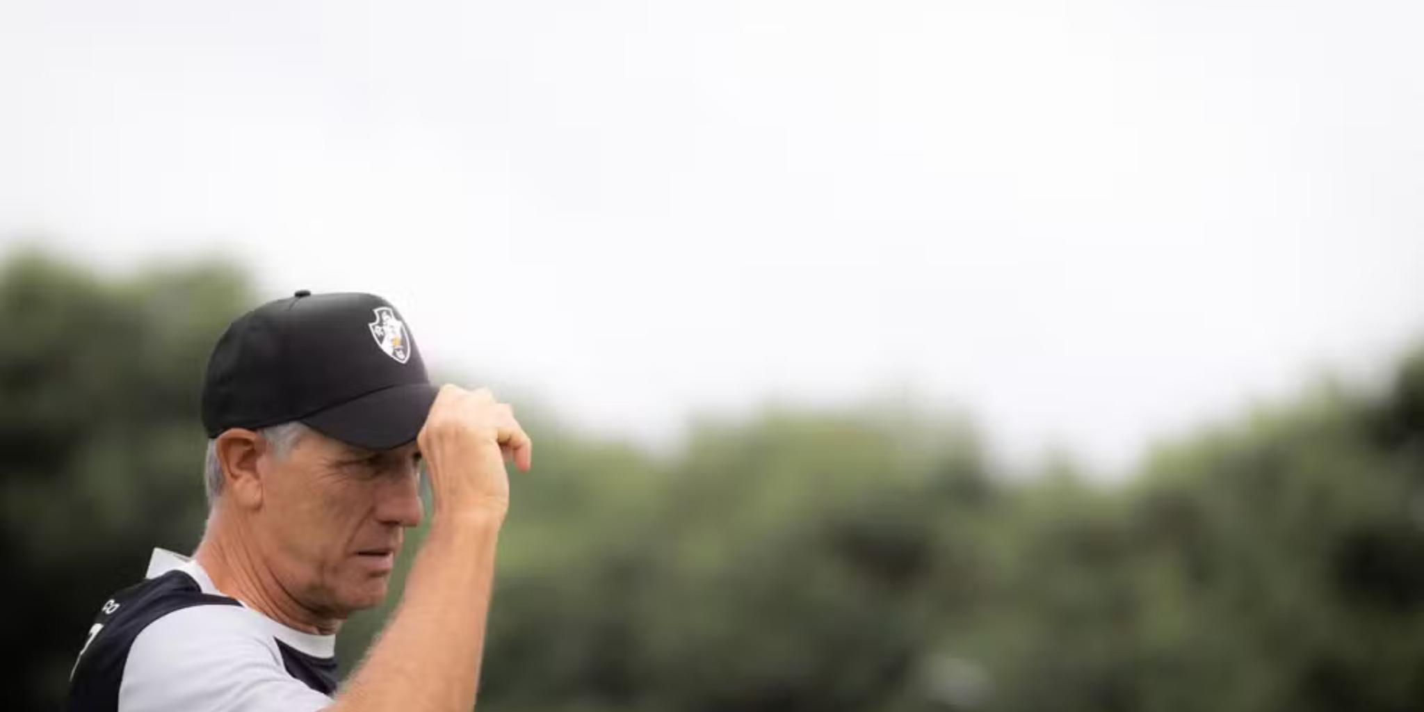 Conmebol abre investigação sobre ausência de Renato Gaúcho em estreia do Vasco na Sul-Americana