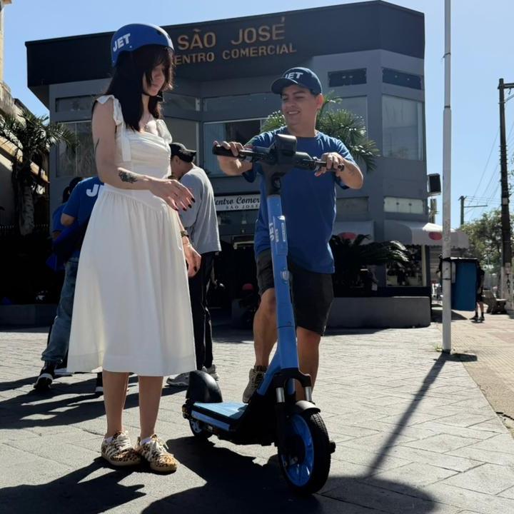 O lançamento contou com a presença do prefeito, moradores e representantes da empresa