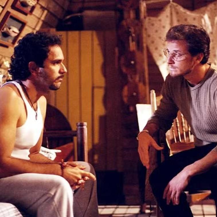 Humberto Martins e Marcello Novaes em cena de Vira Lata, de 1996