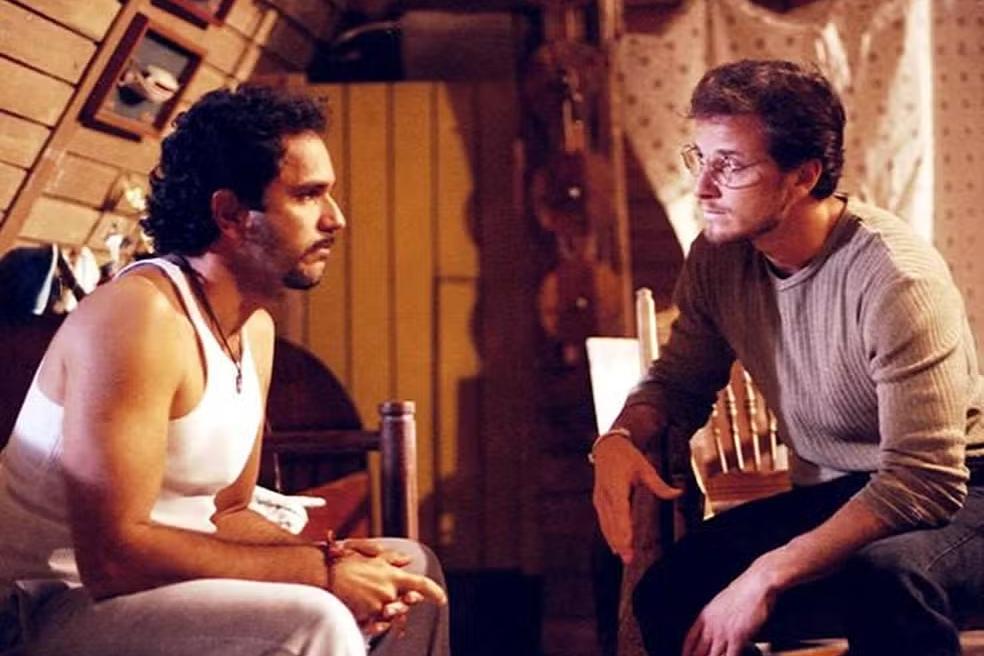 Humberto Martins e Marcello Novaes em cena de Vira Lata, de 1996