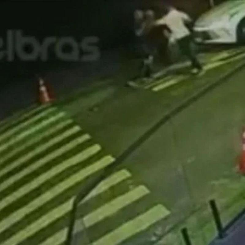 Motorista de aplicativo mata passageiro após briga iniciada por vômito no carro 