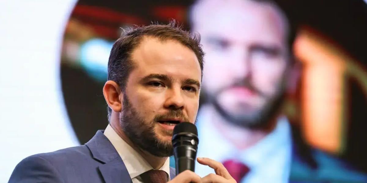 Ministro da Fazenda inicia agenda internacional nos EUA e na Europa