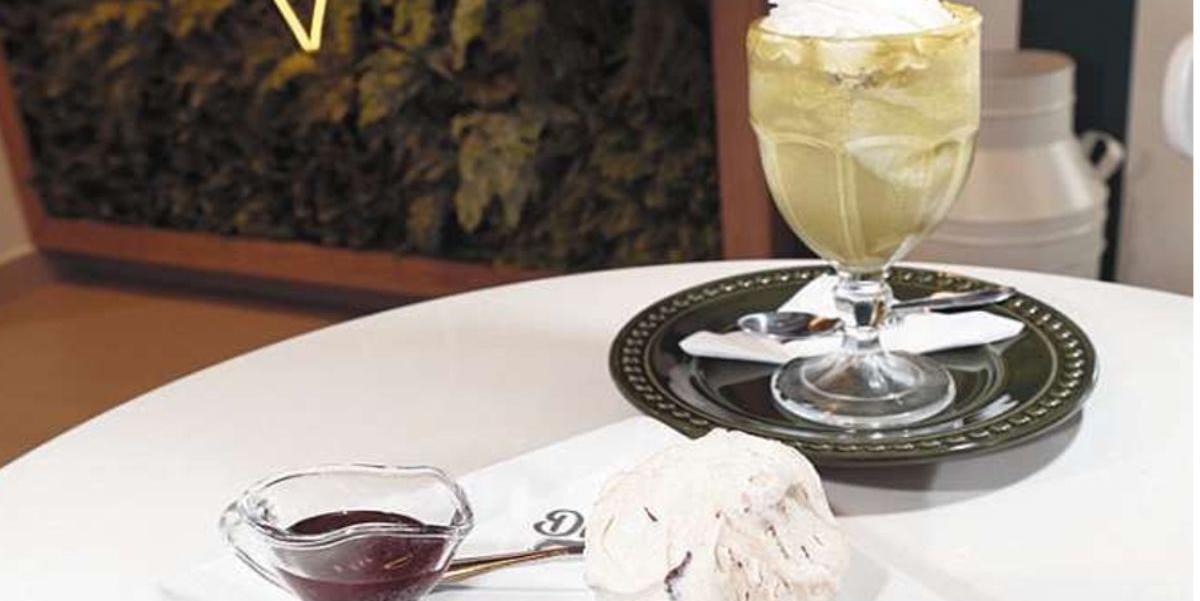 Brownie com ganache e gelato da preferência do cliente é uma opção