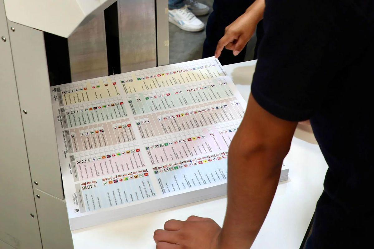 Eleições no Peru: 63 mil que não votaram por falta de cédula voltam às urnas nesta segunda