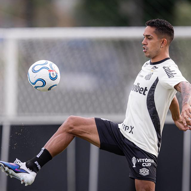 Igor Vinícius, que teve boa atuação contra o Galo, vai enfrentar o Deportivo Recoleta na Vila