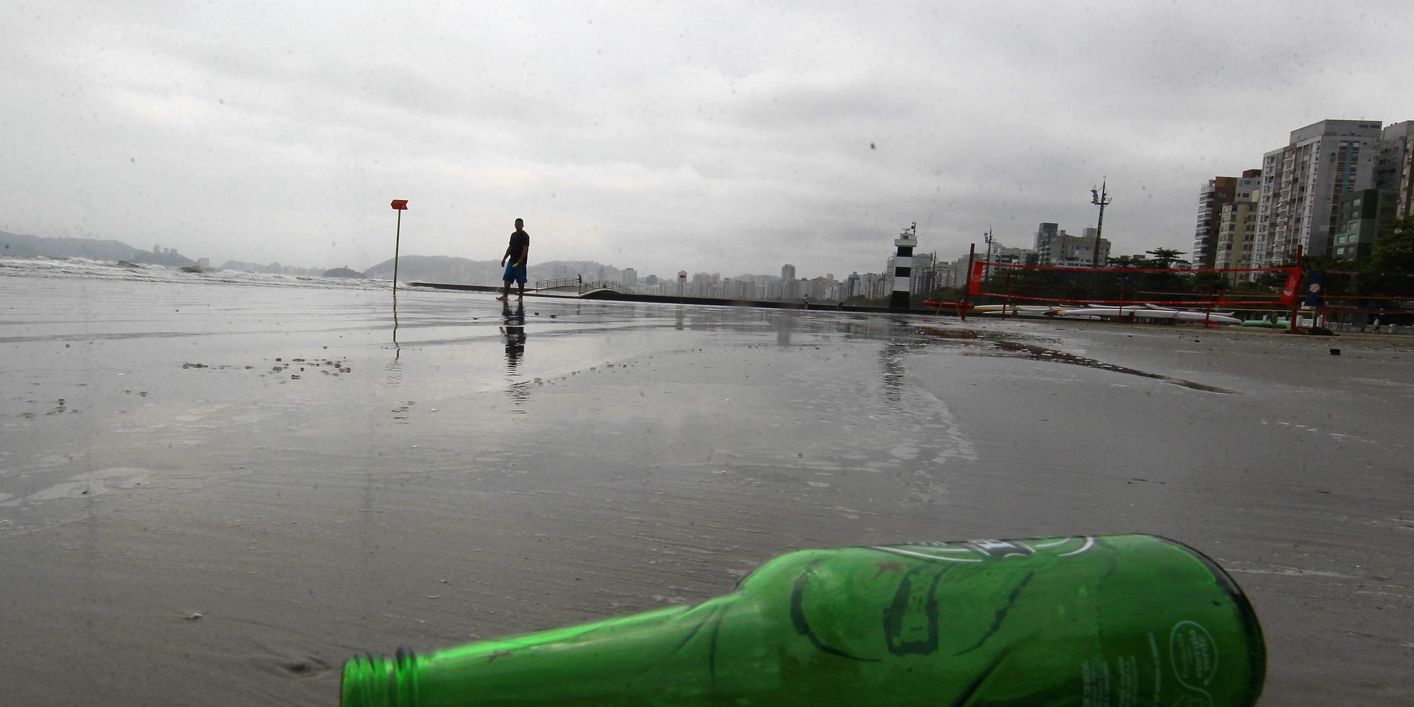 Governo paulista pretende estruturar uma política pública voltada à redução da poluição do mar