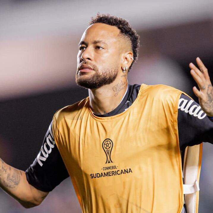 Neymar não gostou de ser cobrado por torcedores após empate frustrante na Copa Sul-Americana