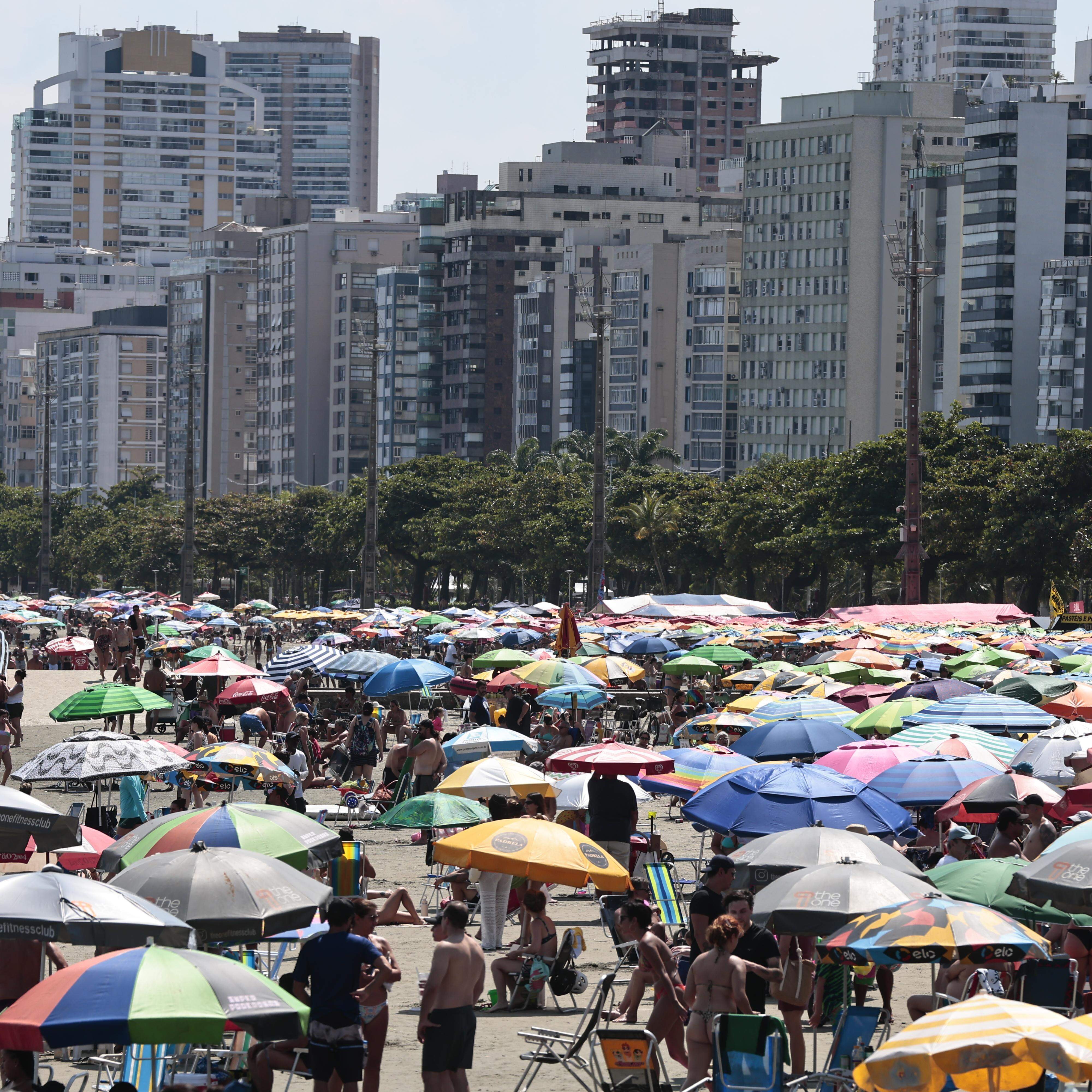 Previsão do tempo é favorável para quem pretende aproveitar o Litoral no feriado prolongado, sem perspectiva de chuva até terça-feira