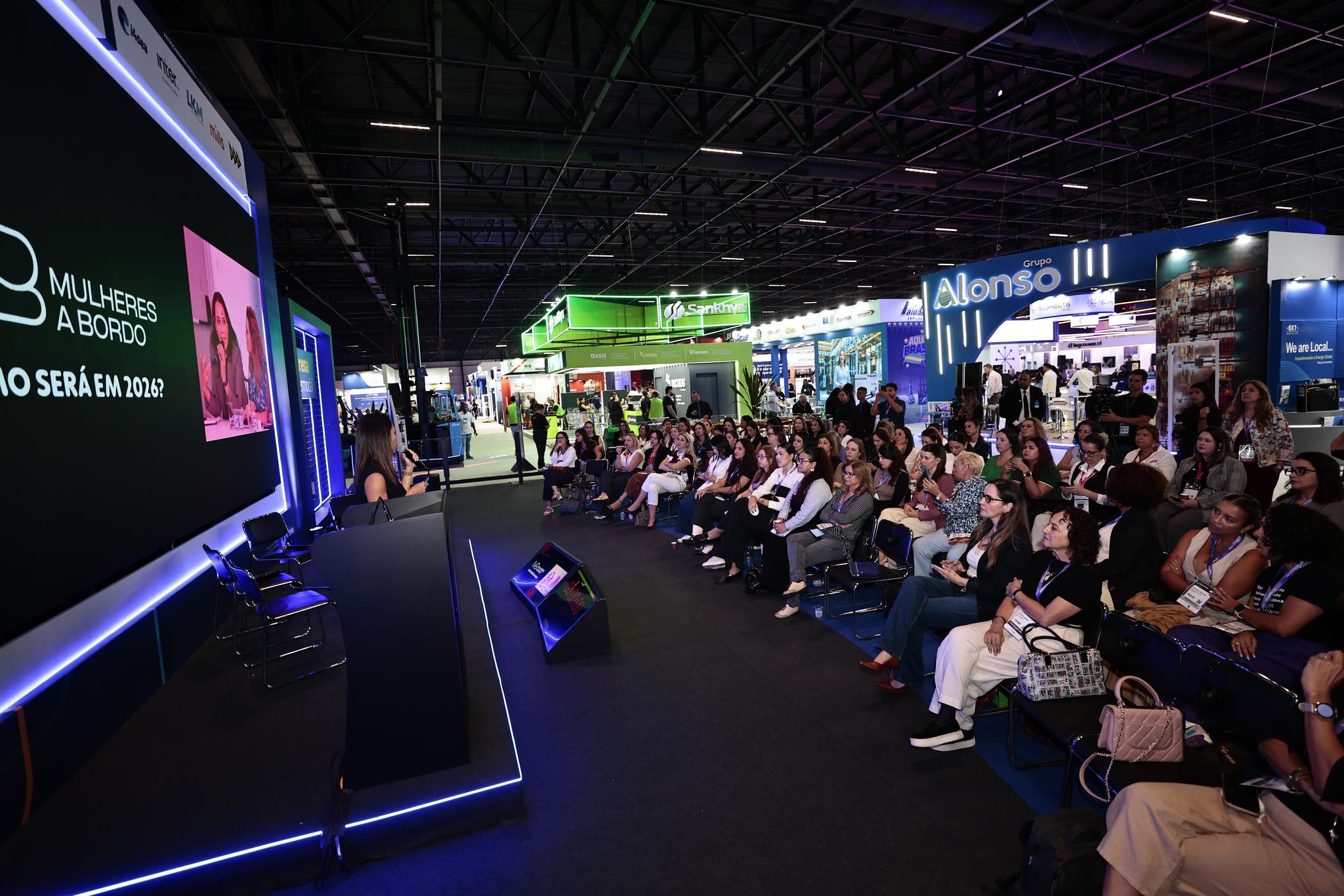 The Women on Board project was born from Flávia Takafashi’s discomfort with the invisibility of women in the foreign trade market