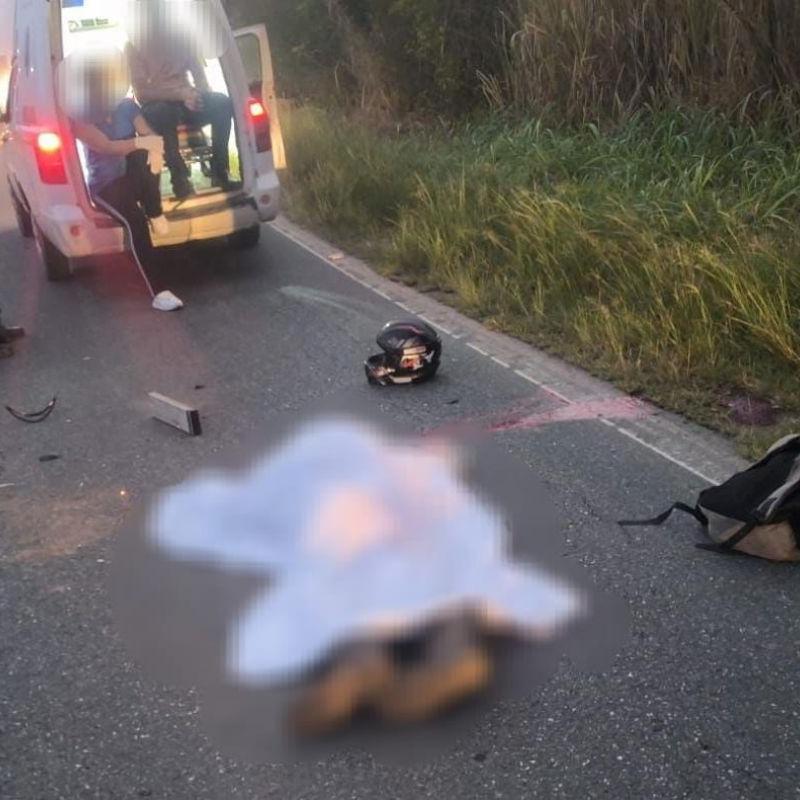 Acidente ocorreu na madrugada de quarta-feira e resultou em um motociclista morto