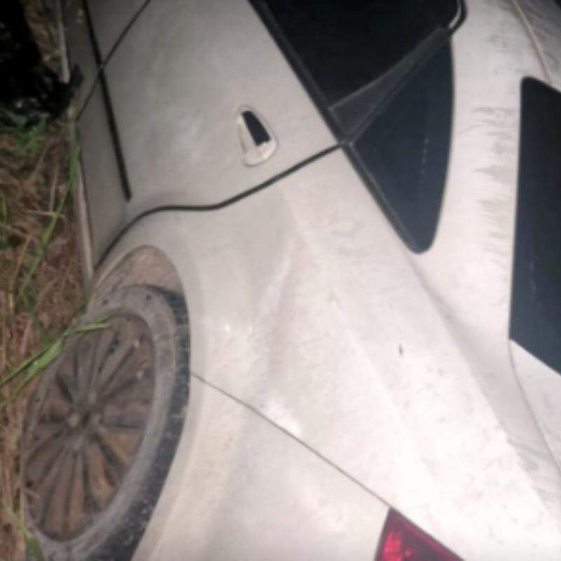 Os agentes localizaram o segundo suspeito, que confirmou ter registrado falsamente o roubo do automóvel e, posteriormente, escondido o veículo com ajuda do comparsa