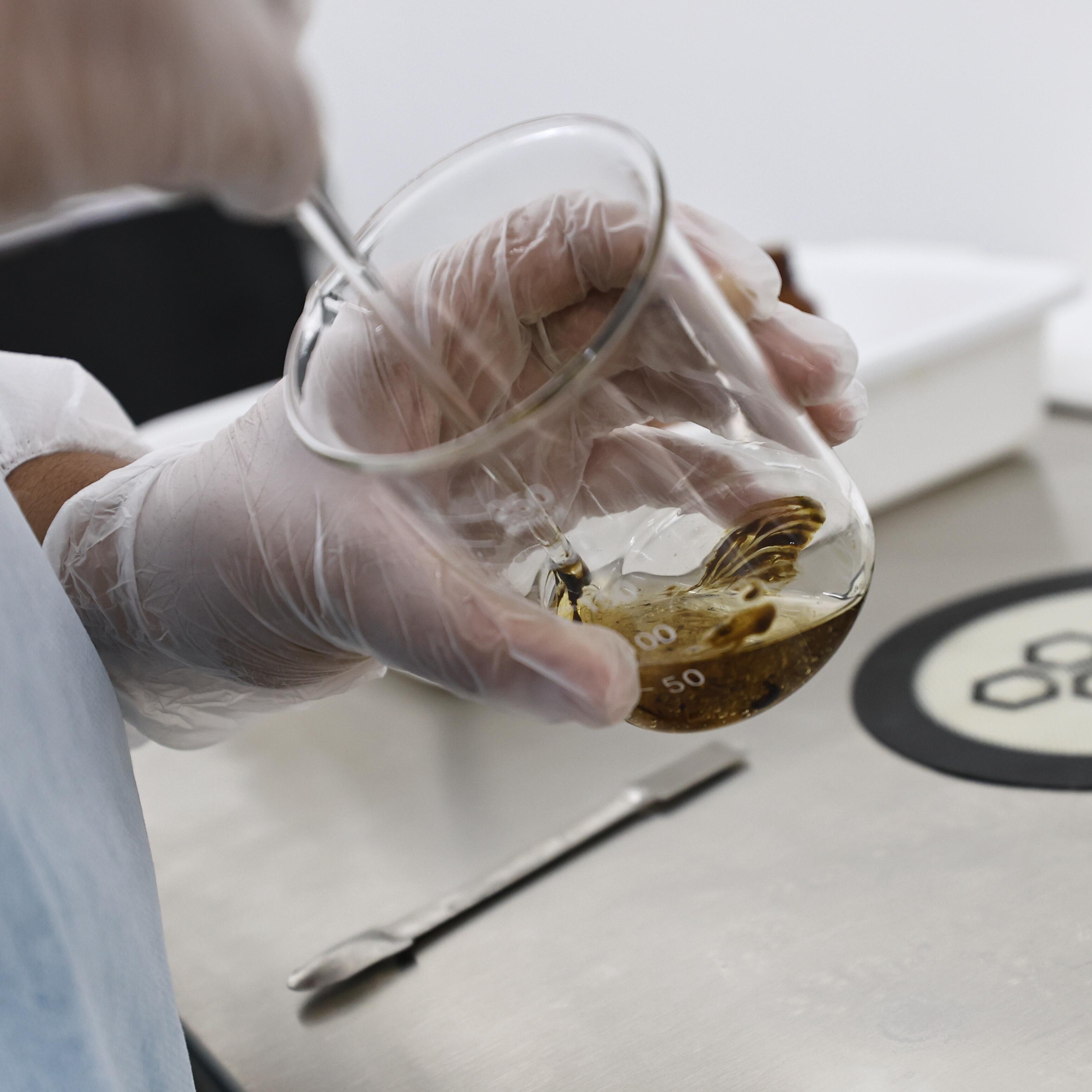 Núcleo pertencente ao Instituto Adesaf produz medicamentos