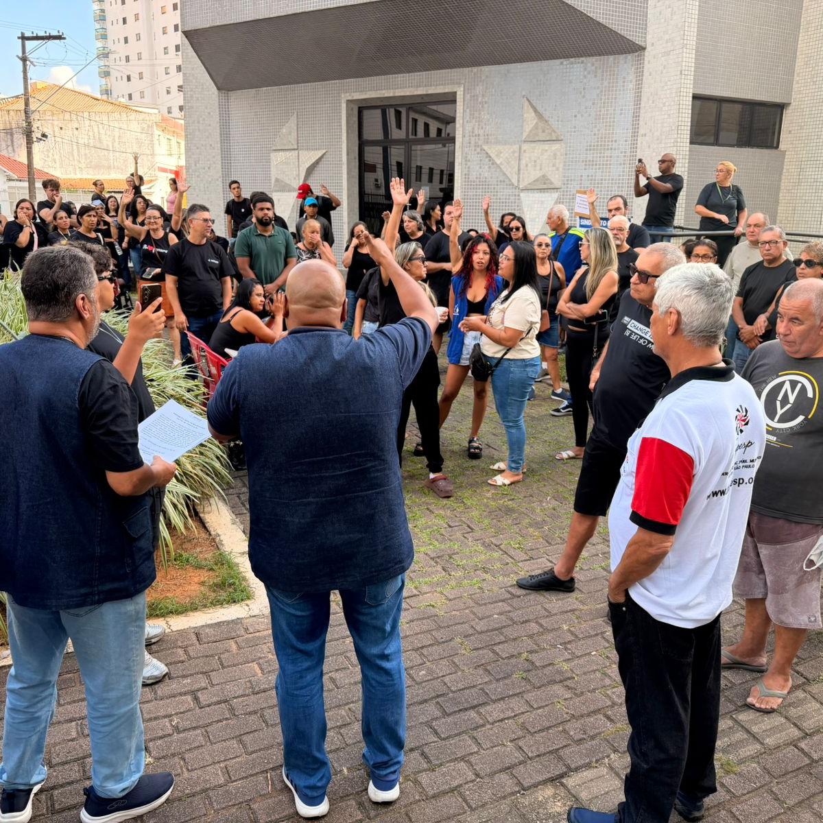 Na terça, funcionários da Prefeitura aprovaram paralisação e protestaram na Câmara Municipal