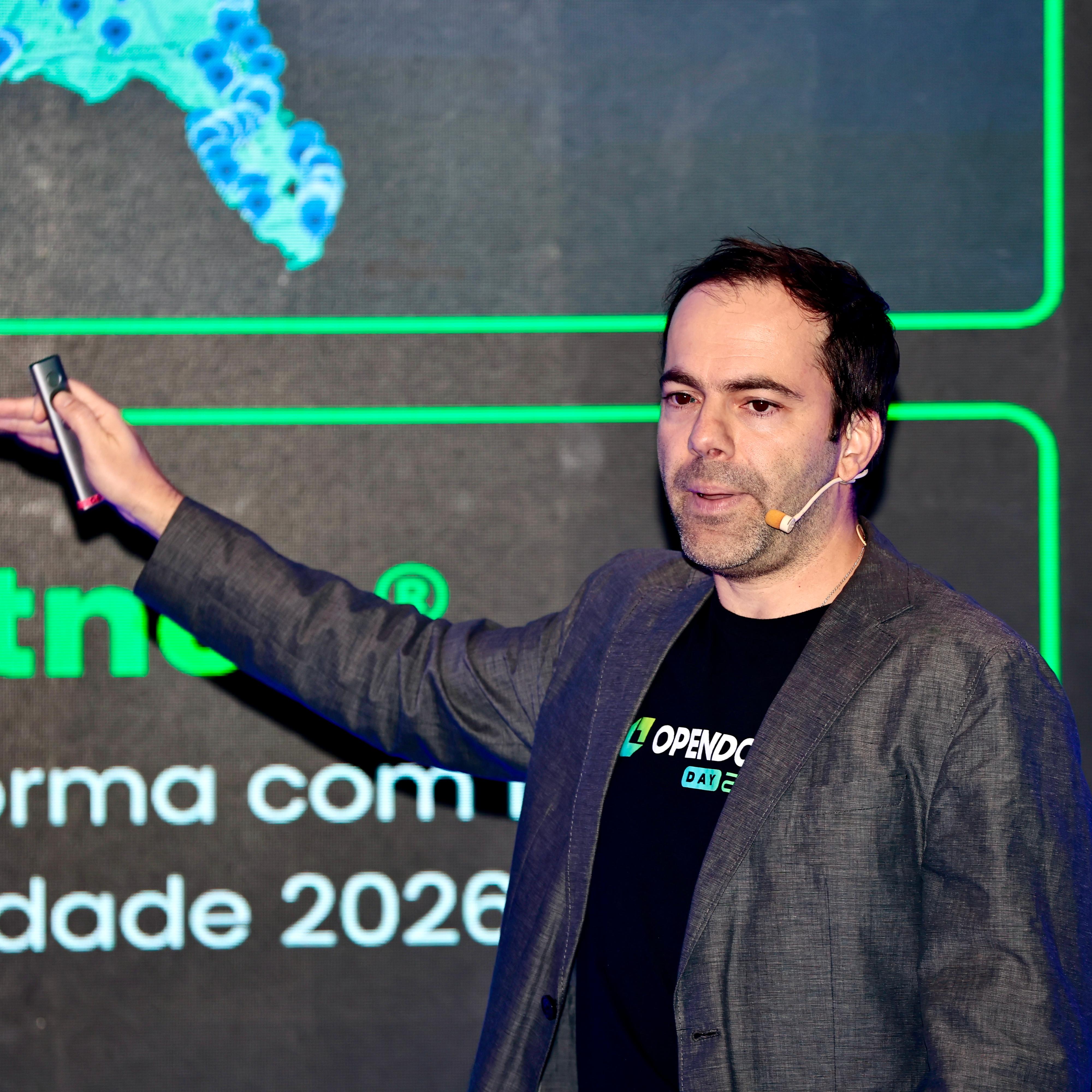 Capella explicou que a lógica da plataforma é simples: cada doca passa a operar com regras e parâmetros claros, por exemplo, o tipo de carga