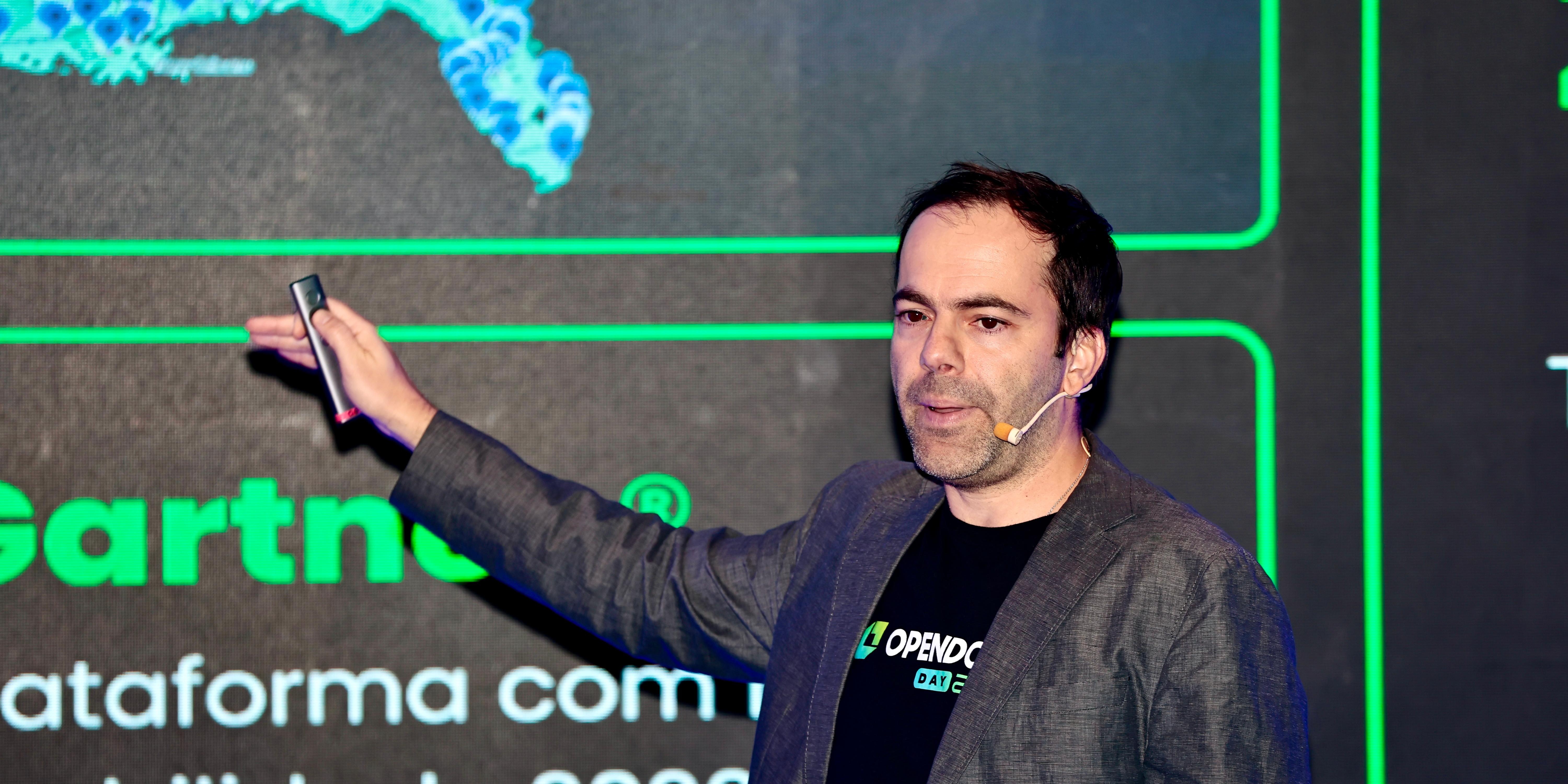 Capella explicou que a lógica da plataforma é simples: cada doca passa a operar com regras e parâmetros claros, por exemplo, o tipo de carga