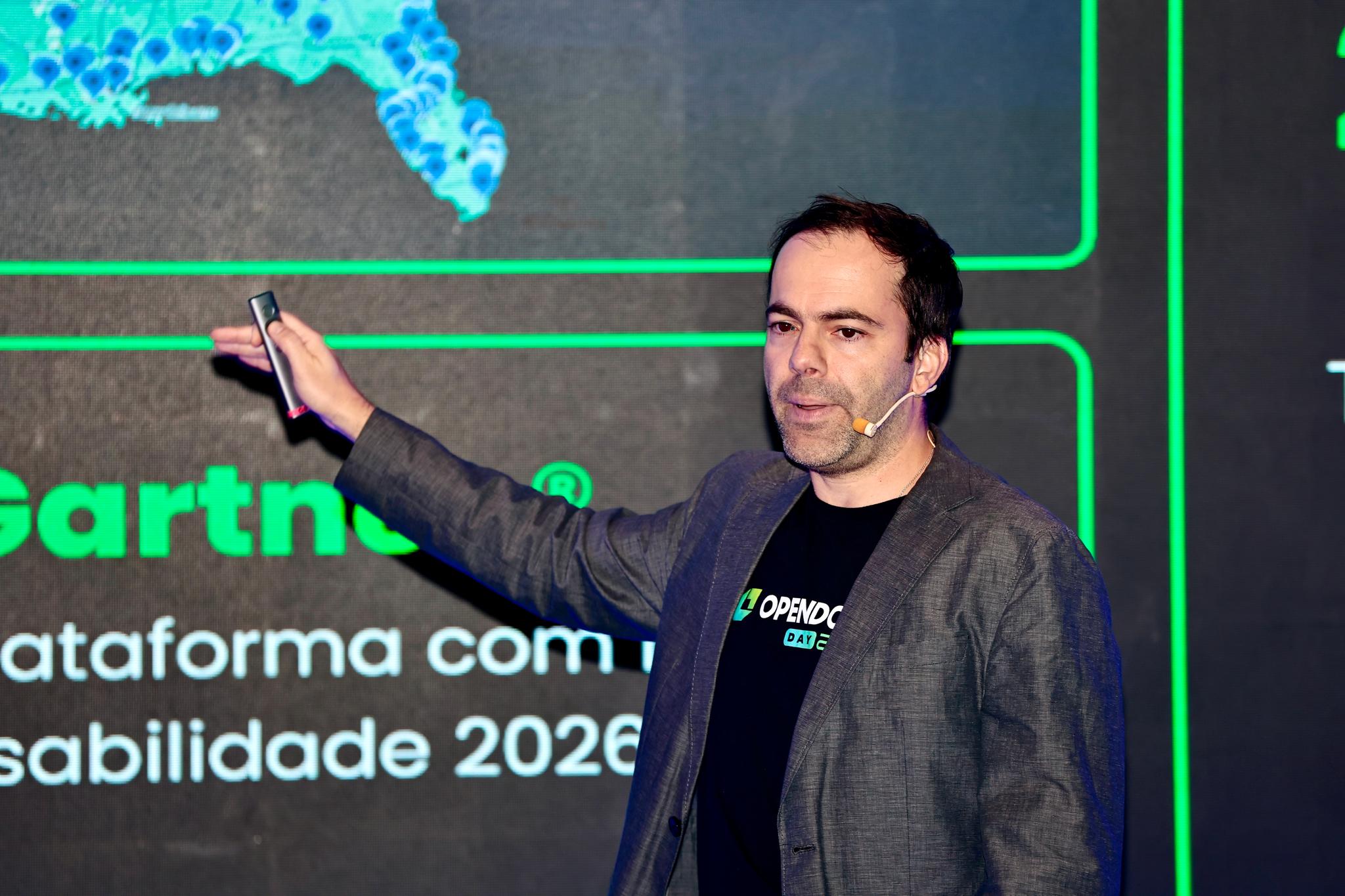 Capella explicou que a lógica da plataforma é simples: cada doca passa a operar com regras e parâmetros claros, por exemplo, o tipo de carga