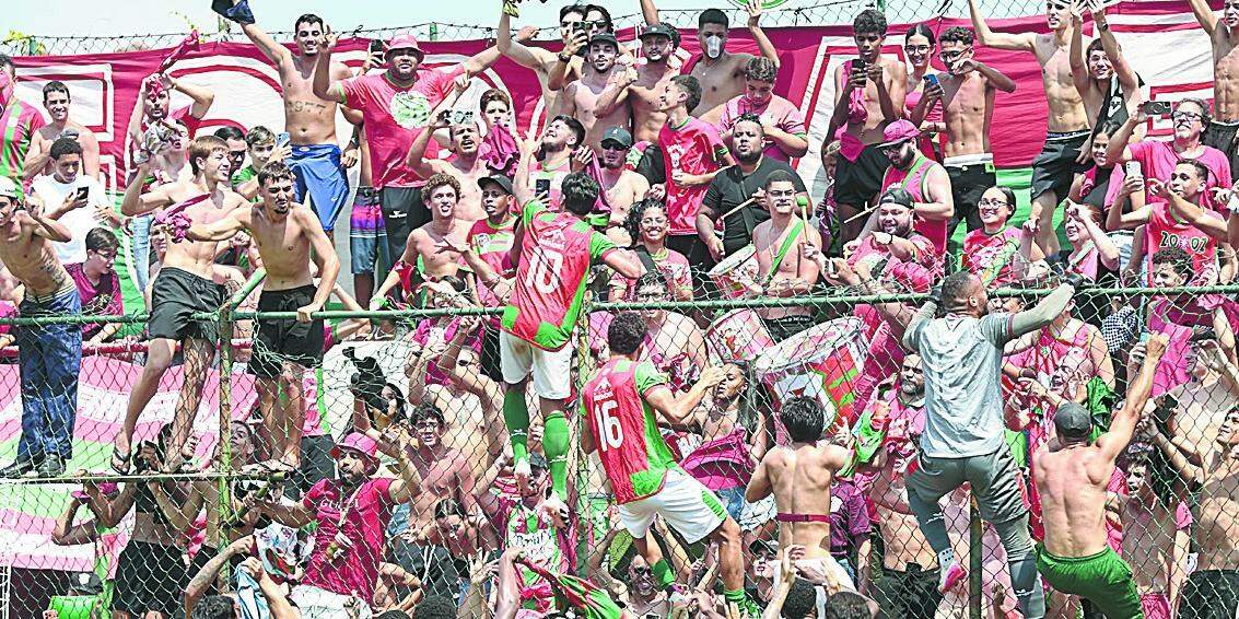 Torcedores da Portuguesa Santista vão lotar Ulrico Mursa para empurrar a equipe contra o Rio Preto