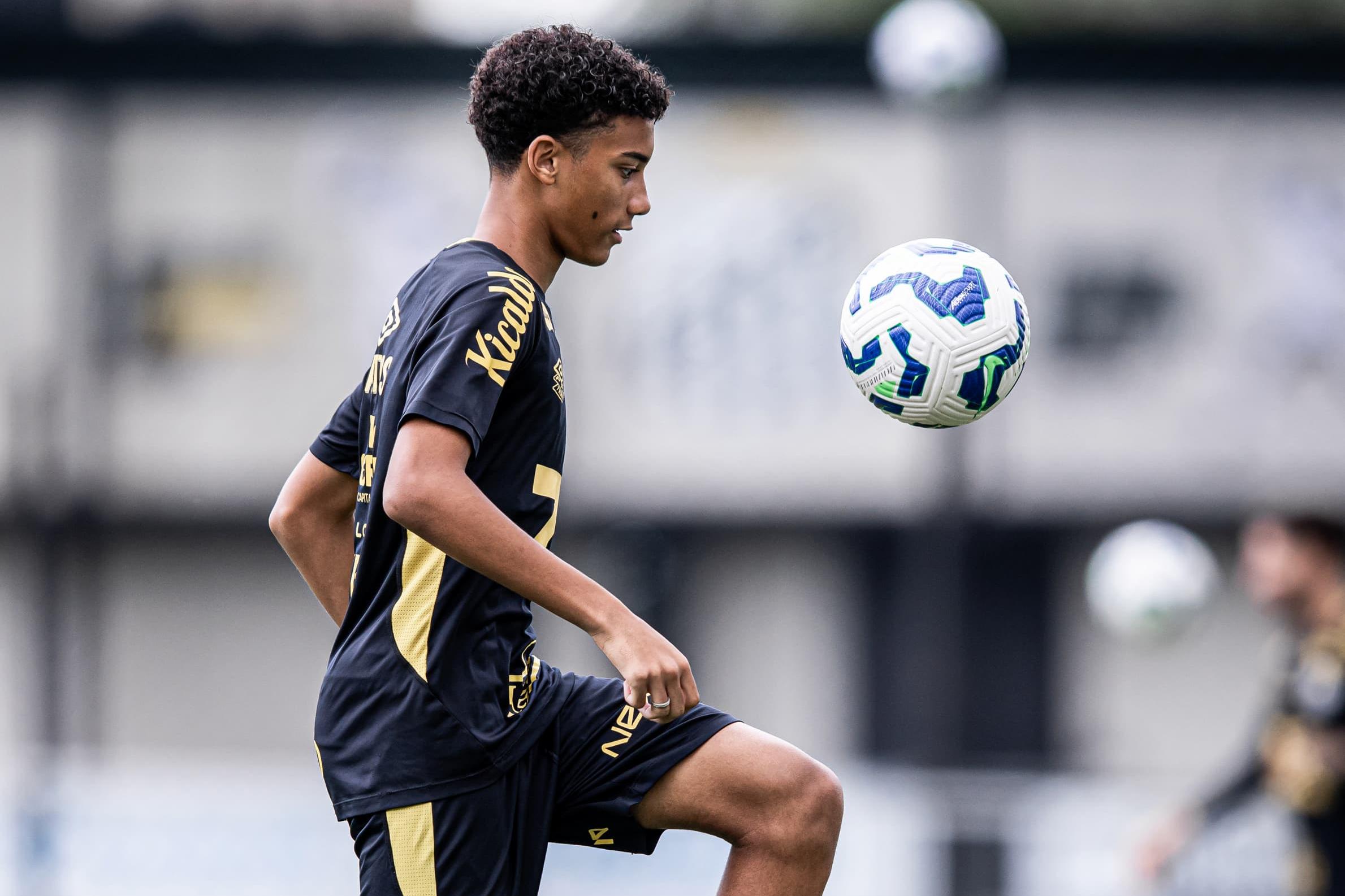 Após longa negociação, Robinho Jr. teve o contrato renovado até março de 2031