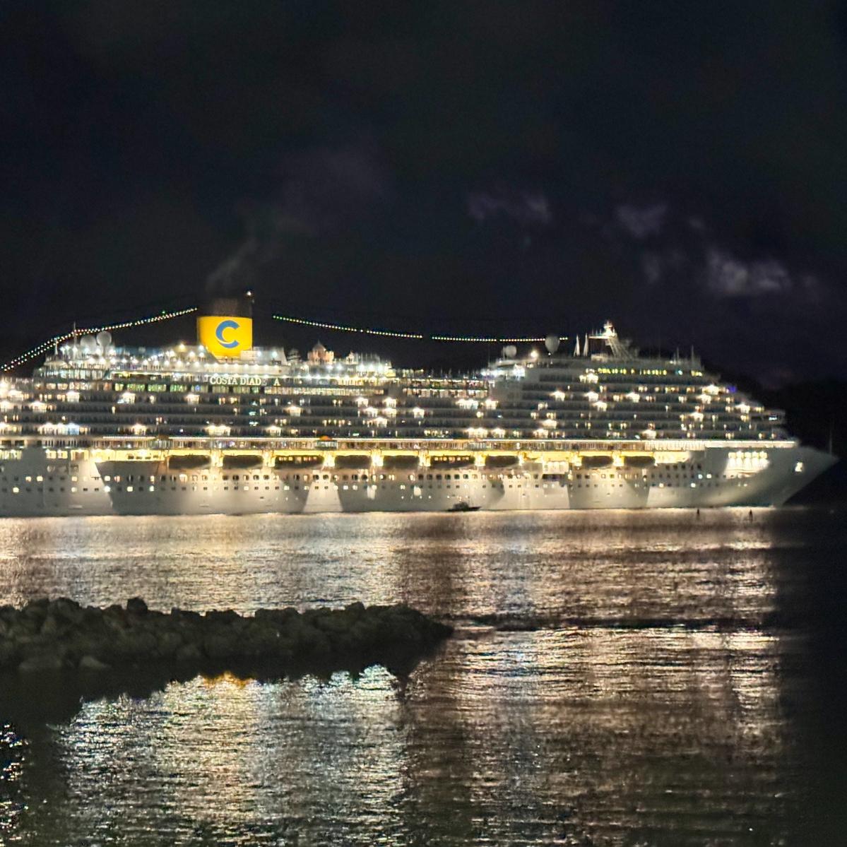 Costa Diadema deixa neste domingo o Porto de Santos para encerrar a temporada de cruzeiros que começou em outubro do ano passado