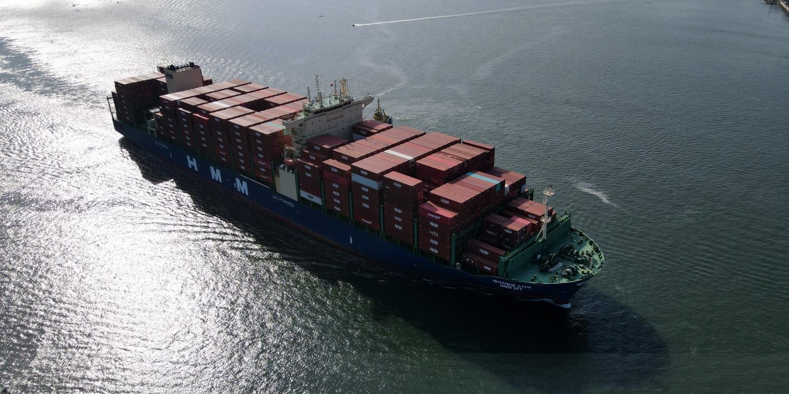 Canal de navegação de Santos tem 24,6 quilômetros de extensão e profundidade média de 15 metros