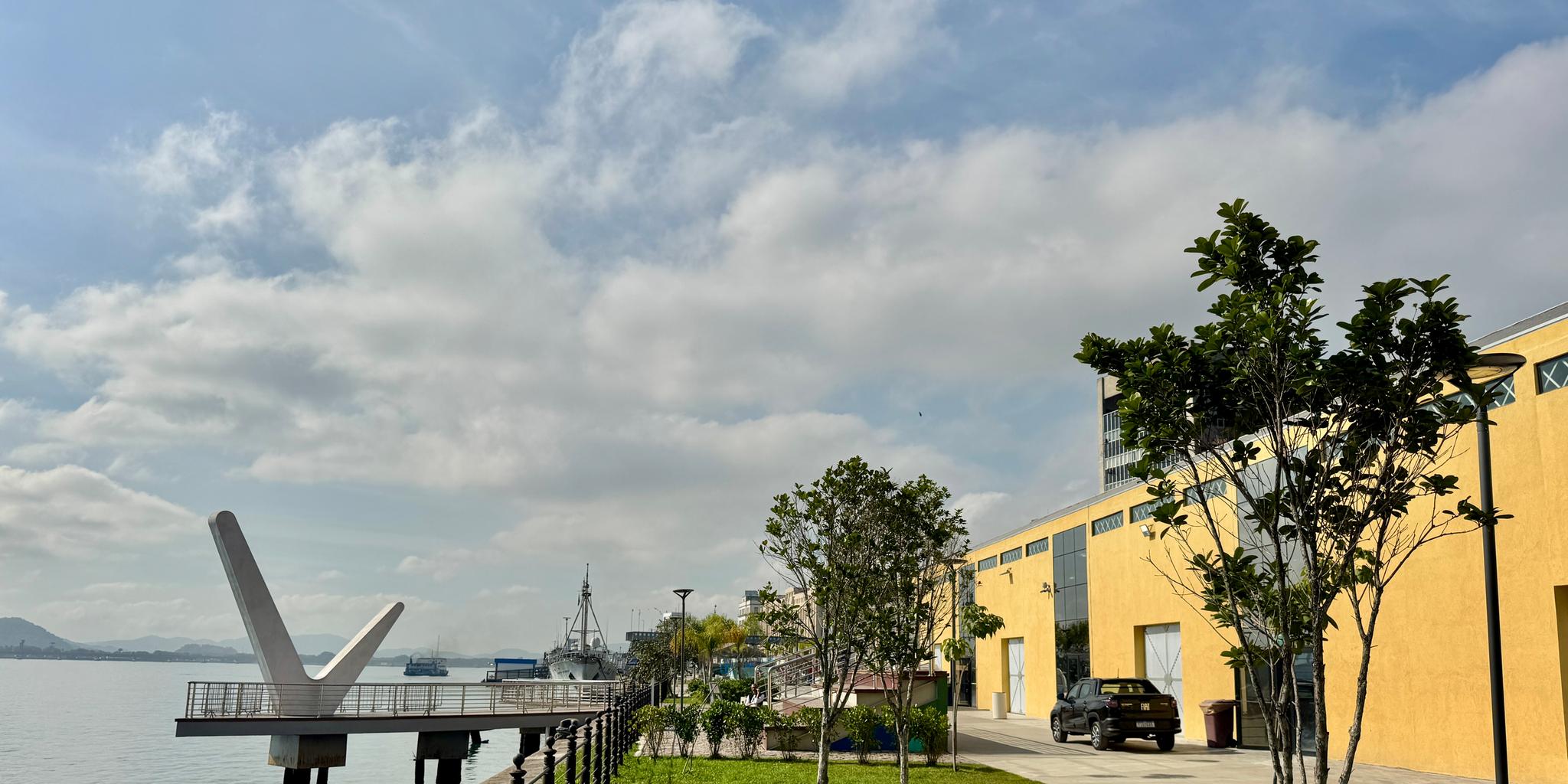 Há música, dança, concurso de cosplay e elementos da cultura popular japonesa no Parque Valongo