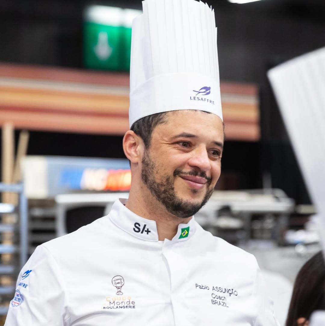 Pablo se estabeleceu no exterior, mas celebra as raízes brasileiras