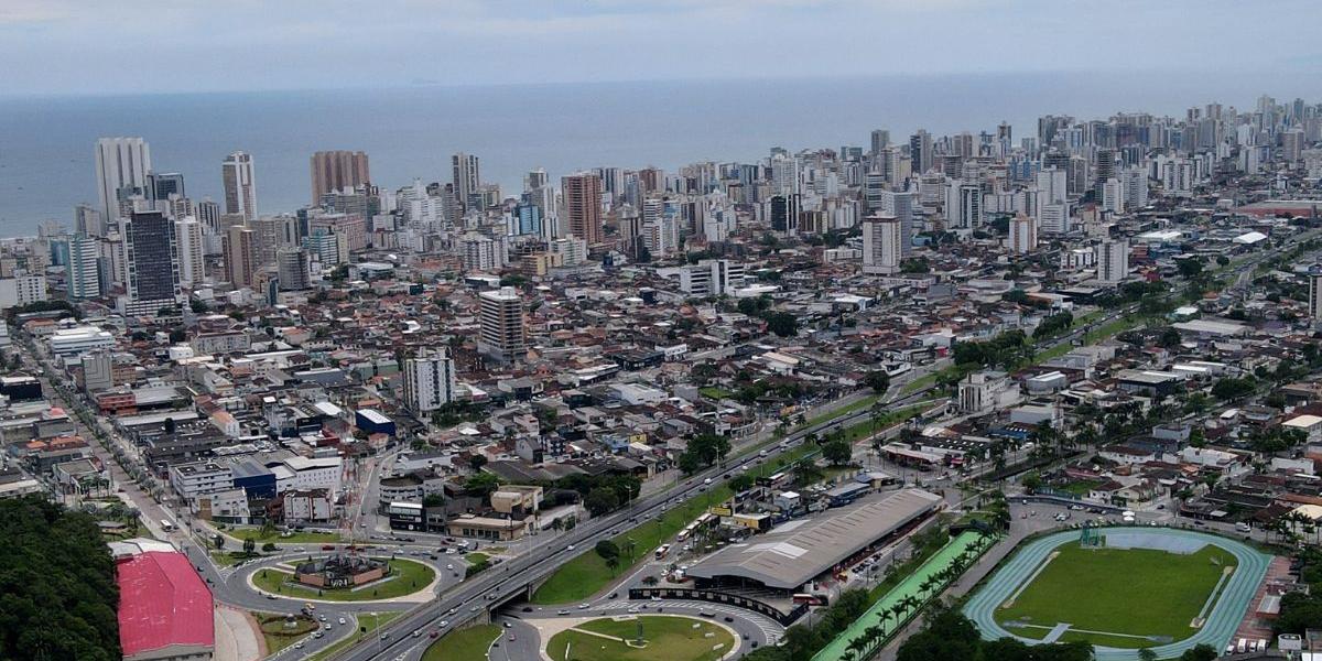 Viana: assim com em Santos, casas próximas à praia dão espaço a edifícios