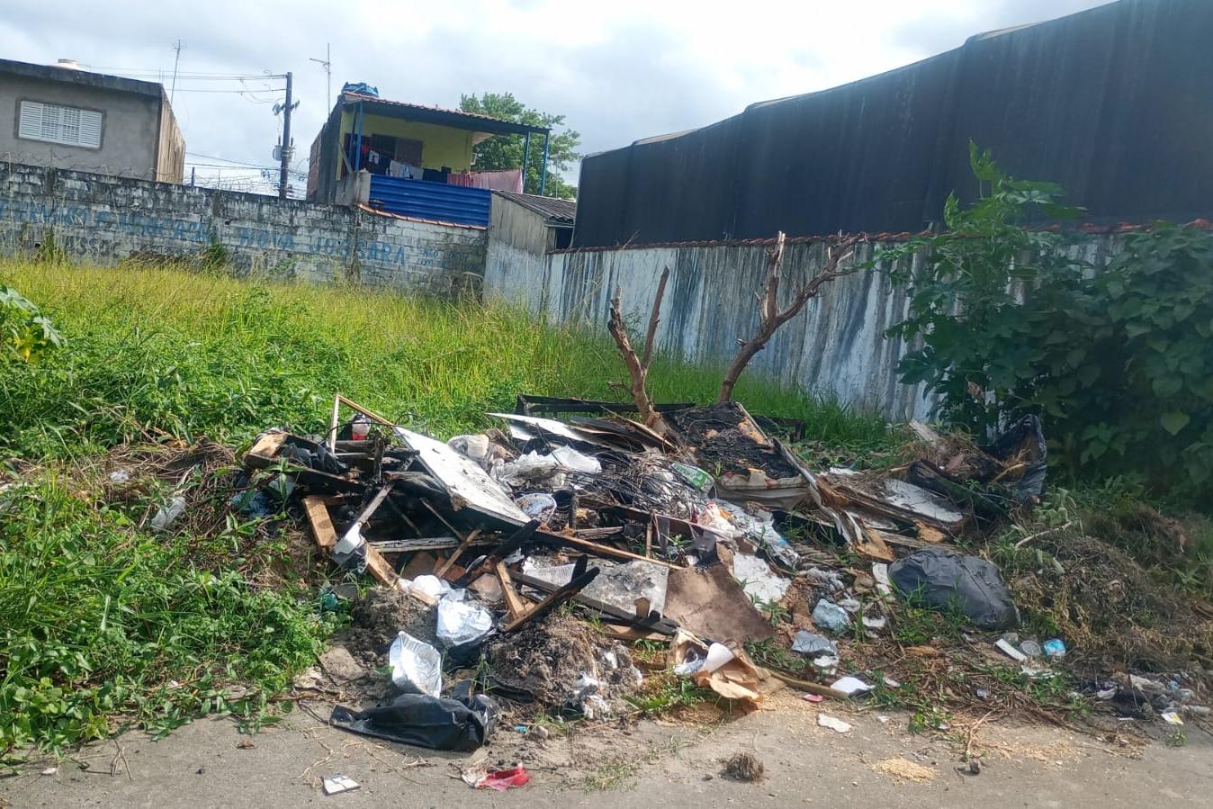 Vigilância Sanitária fiscaliza locais, notifica proprietários e, em 90% dos casos, aplica multa de R$ 1.921,00