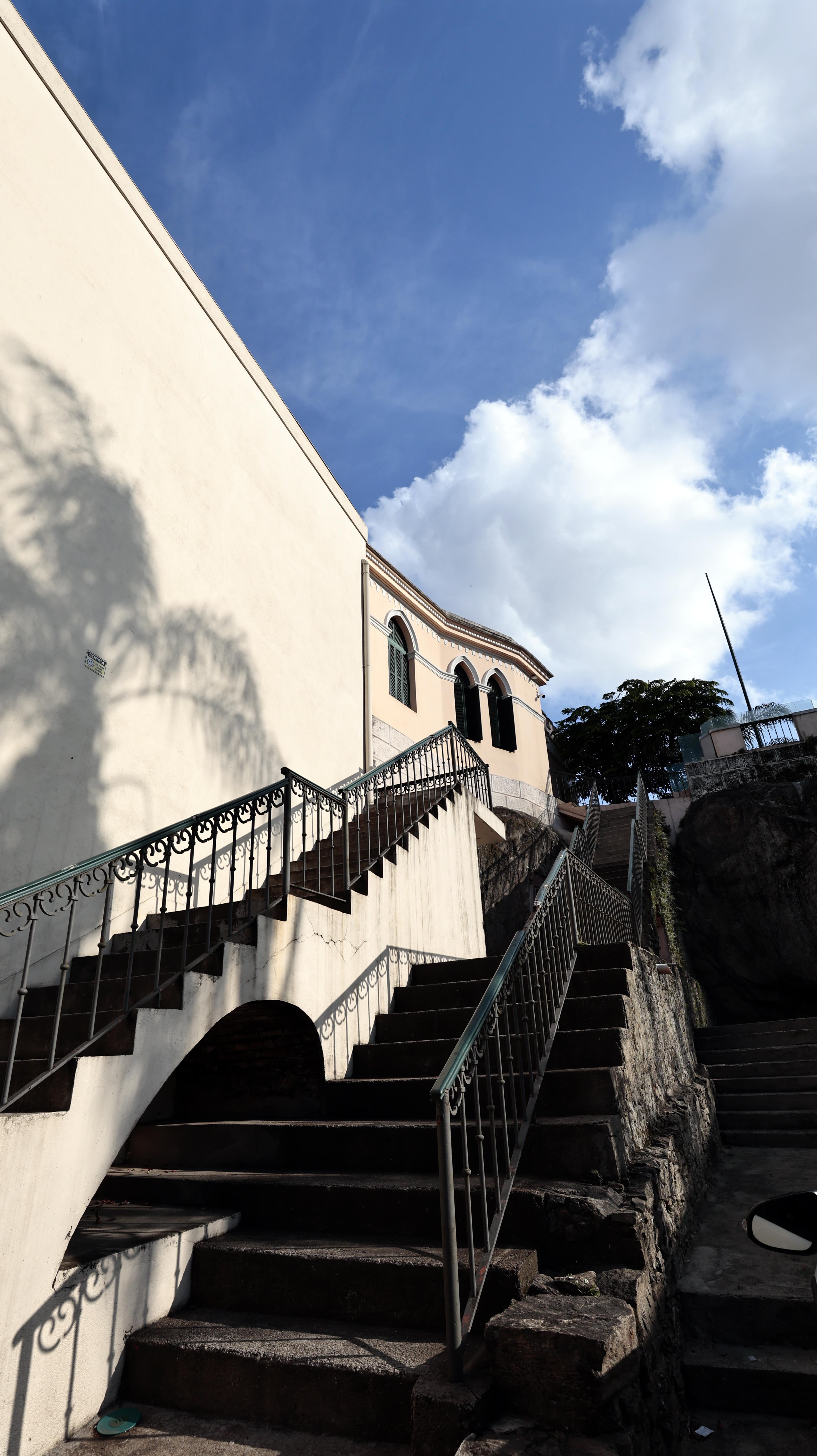 Marco inicial do povoamento de Santos, Outeiro tem entrada livre