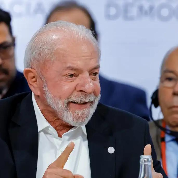 Diante de outros líderes latino-americanos e de representantes europeus, Lula afirmou que é preciso garantir progresso social para que a democracia não caia em descrédito com a população