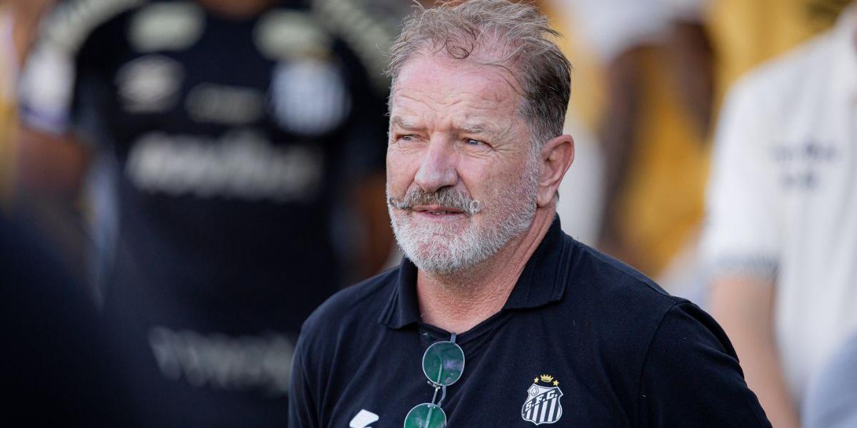 Apesar da derrota e admitindo falhas, Cuquinha faz uma análise positiva do desempenho do Santos